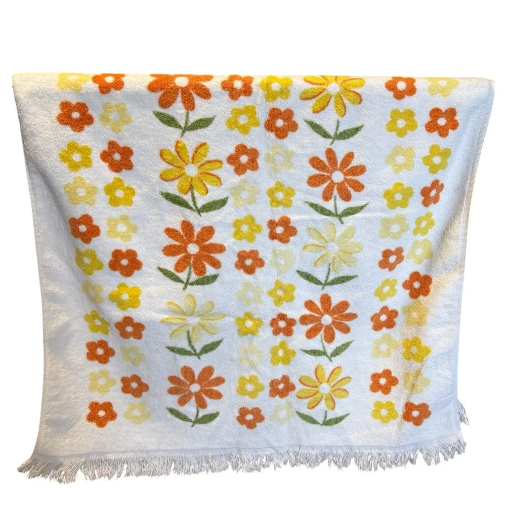 Vintage Cannon USA Hippie Floral Orange Yellow Flowers Fringed Bath & Hand Towel